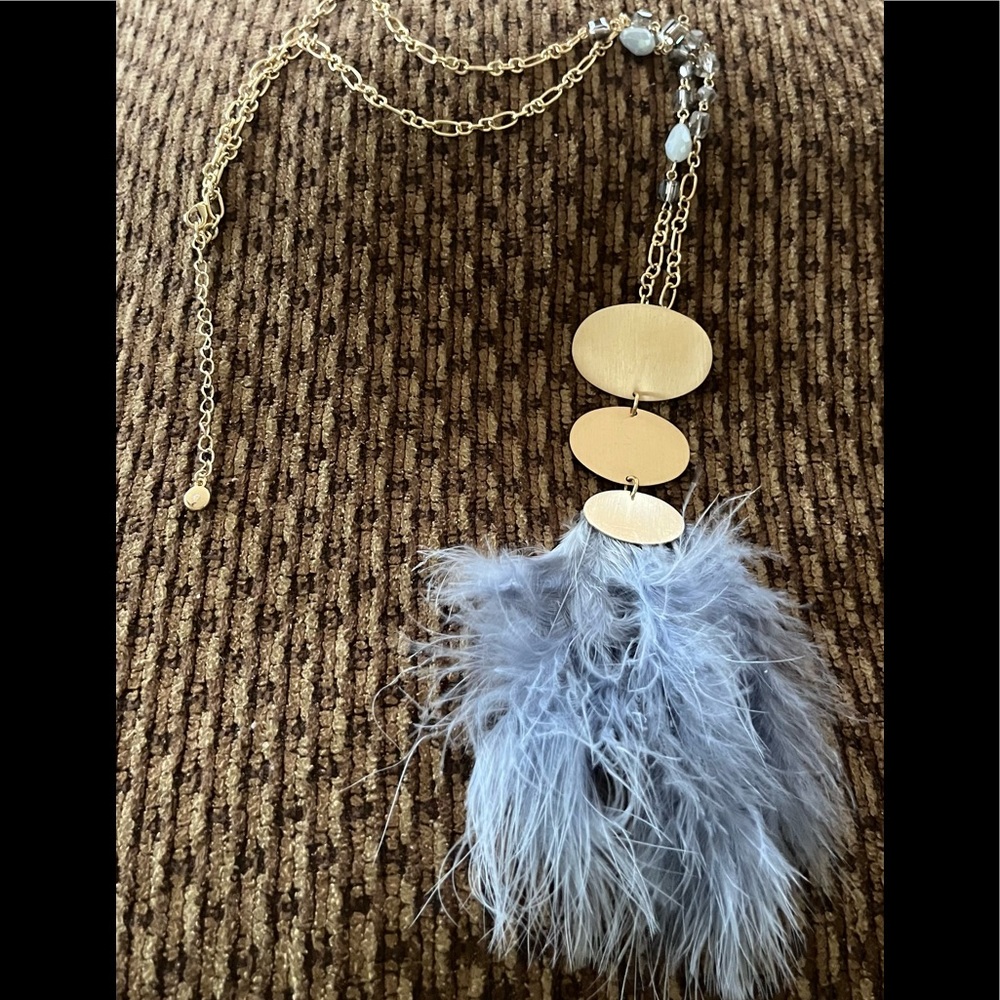 Versona necklace.